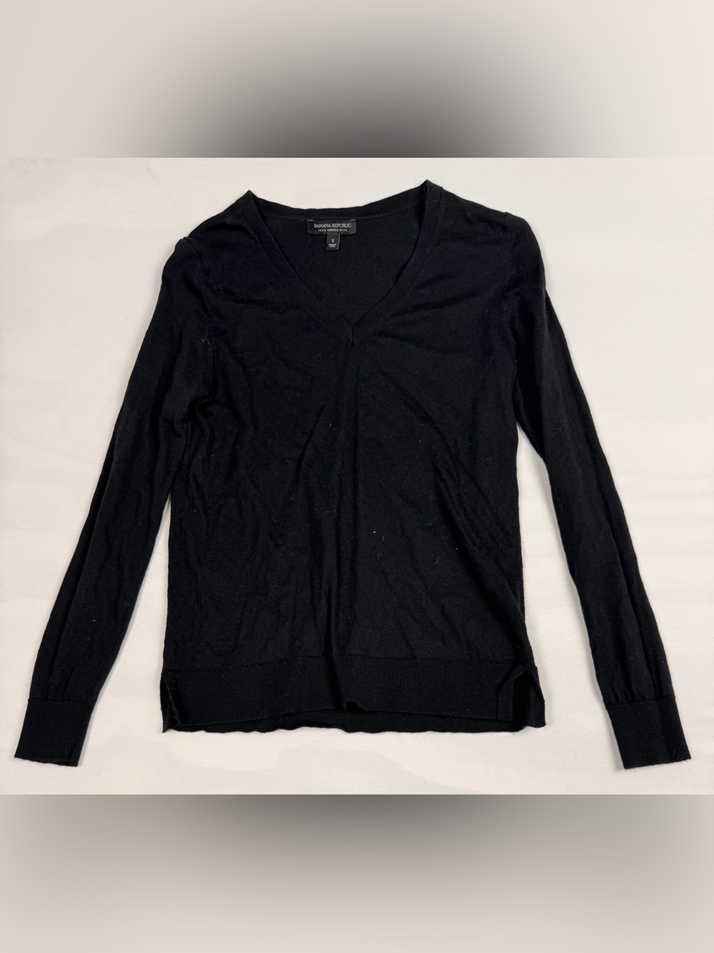 Banana Republic Long Sleeve V-Nevk Extra Fine Merino Wool Top Black Womesn S